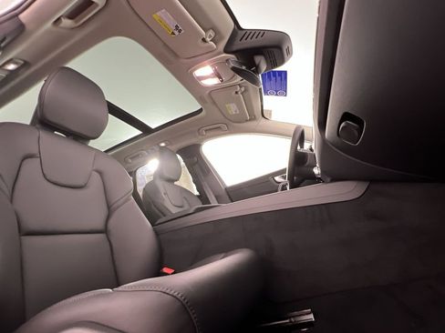 Certified 2025 Volvo XC60 B5 Core w/ Climate Package image 28