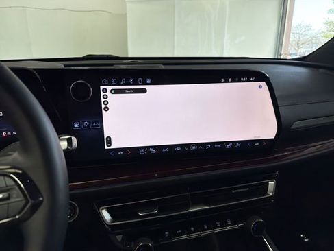 Used 2024 Chevrolet Traverse RS w/ LPO, Floor Liner Package image 32