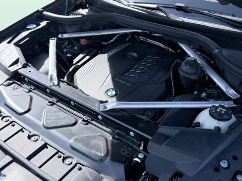 Used 2022 BMW X5 sDrive40i image 12