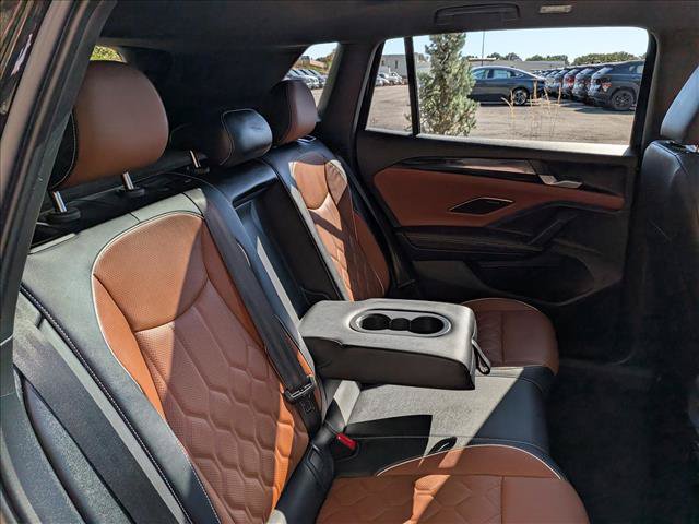 Used 2025 Volkswagen Tiguan SEL R-Line AWD/4WD image 16