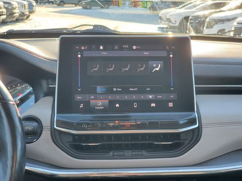 Used 2022 Jeep Compass Limited image 26