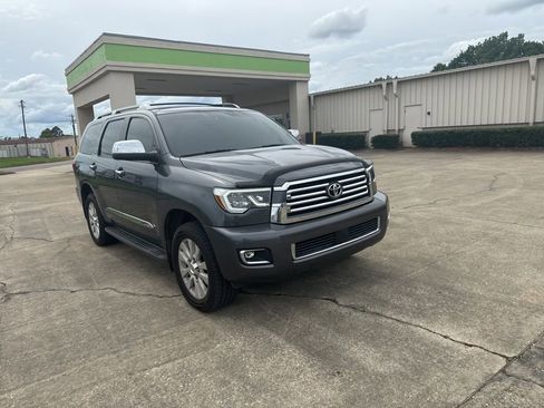 Used 2020 Toyota Sequoia Platinum AWD/4WD image 1