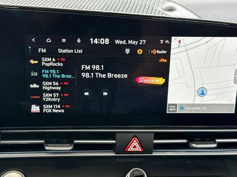 Used 2025 Hyundai Elantra Limited FWD image 27