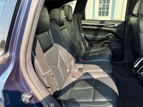 Used 2014 Porsche Cayenne AWD/4WD image 16