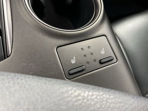 Used 2022 Toyota Camry SE w/ Cold Weather Package image 32