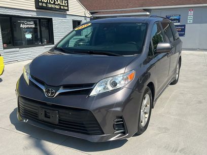 Used 2018 Toyota Sienna LE w/ Carpet Mat Package