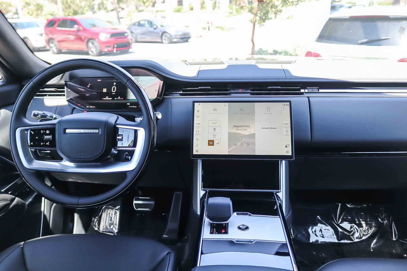 New 2026 Land Rover Range Rover Long Wheelbase SE AWD/4WD image 12