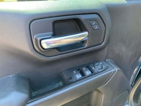 Used 2019 Chevrolet Silverado 1500 Custom w/ Custom Convenience Package image 13