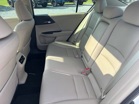 Used 2017 Honda Accord EX-L image 14
