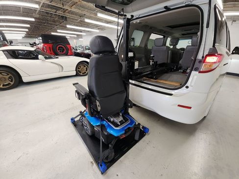 Used 2013 Nissan Quest LE w/ Protection Pkg image 19