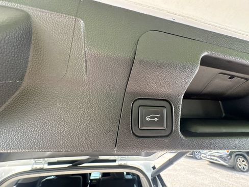 Used 2023 GMC Acadia SLE w/ Driver Convenience Package AWD/4WD image 56