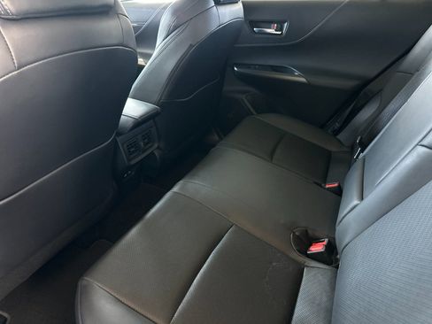 Used 2023 Toyota Venza AWD/4WD image 11