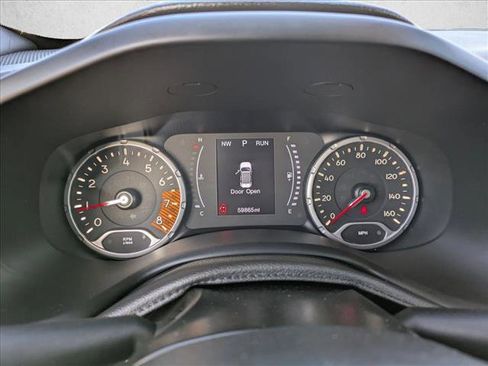 Used 2020 Jeep Renegade Latitude image 10