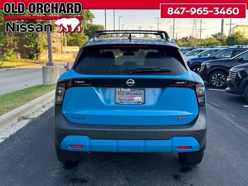 Used 2025 Nissan Kicks SR FWD image 6