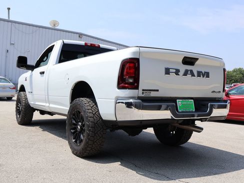 Used 2025 RAM 2500 Big Horn AWD/4WD image 3