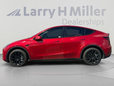 Used 2023 Tesla Model Y Long Range AWD/4WD image 2