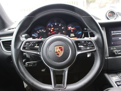 Used 2018 Porsche Macan image 13