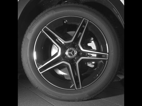 Used 2024 Mercedes-Benz C 300 Sedan image 11