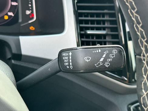 Used 2023 Volkswagen Atlas Cross Sport SE FWD image 32