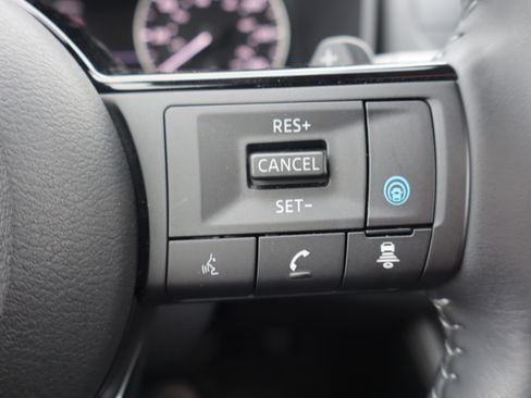 Used 2023 Nissan Rogue SL AWD/4WD image 17
