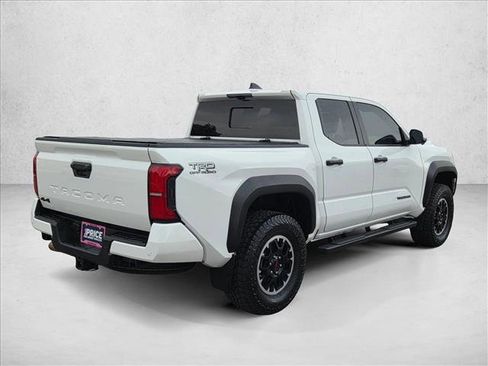 Used 2024 Toyota Tacoma TRD Off-Road w/ TRD Off Road Premium Package image 5