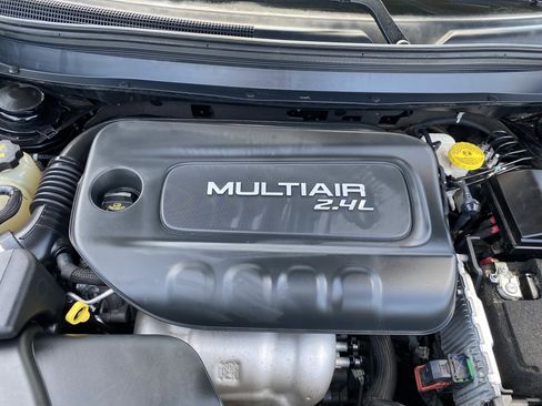 Used 2018 Jeep Cherokee Latitude FWD image 24