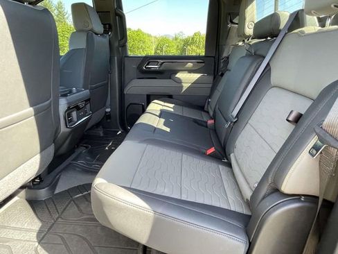 New 2026 Chevrolet Silverado 2500 ZR2 AWD/4WD image 12