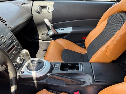 Used 2008 Nissan 350Z Touring image 7