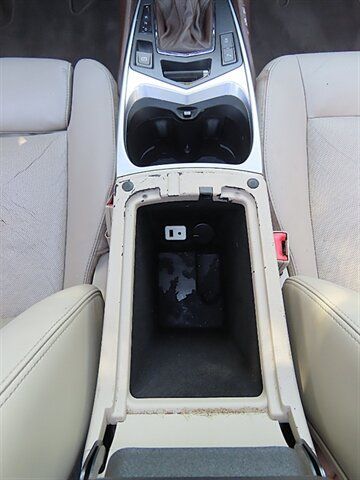 Used 2011 Cadillac SRX Luxury FWD image 17