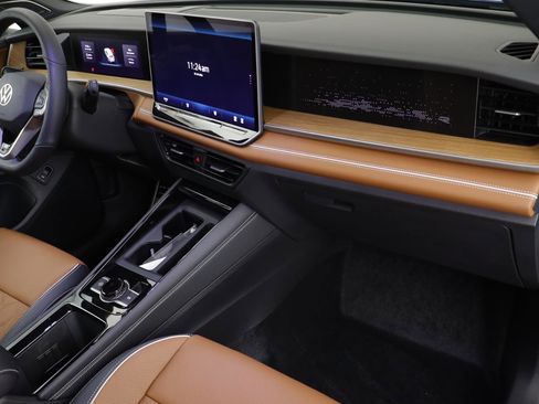 New 2026 Volkswagen Tiguan SEL R-Line image 21