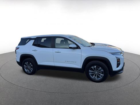 Used 2025 Chevrolet Equinox LT image 1