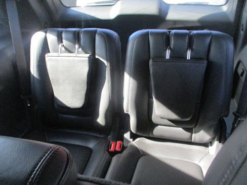 Used 2013 Ford Explorer XLT FWD image 9