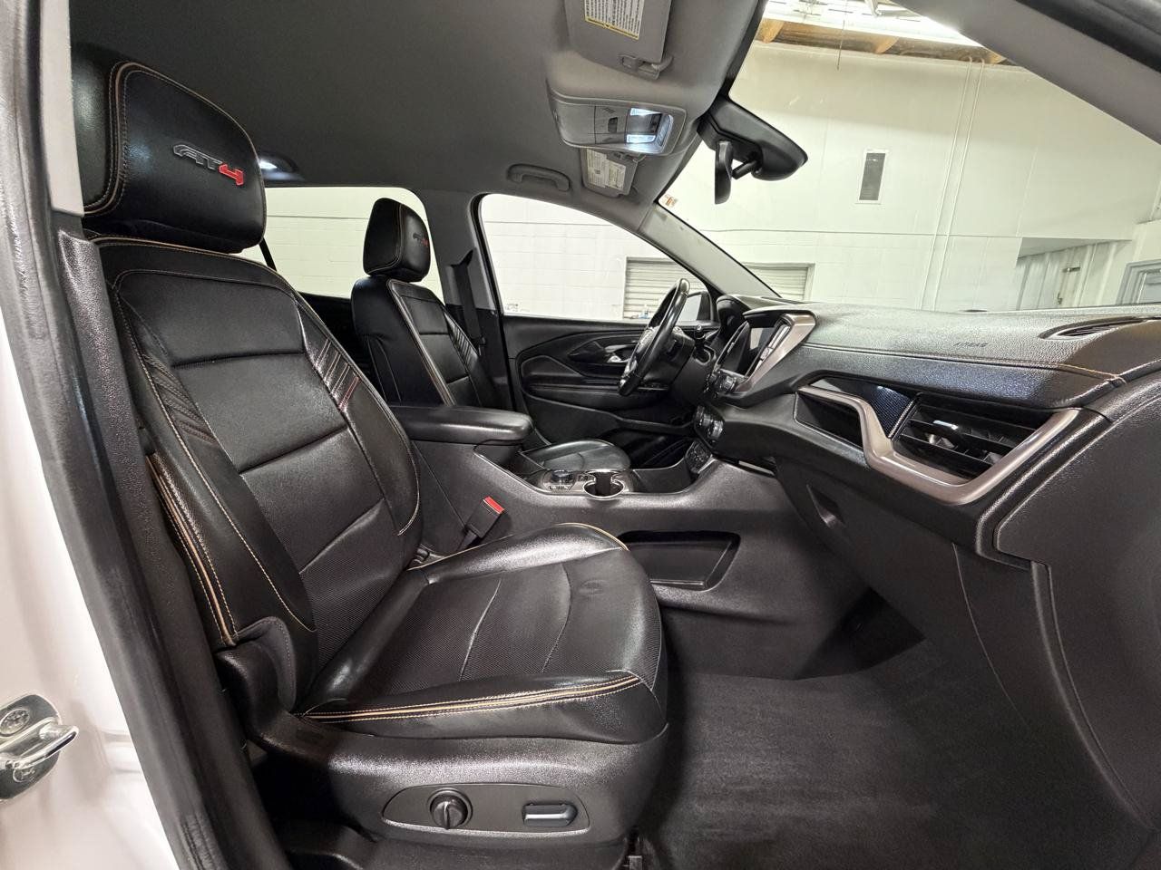 Used 2022 GMC Terrain AT4 w/ Tech Package AWD/4WD image 23