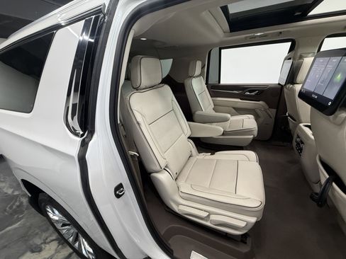 Used 2021 GMC Yukon XL Denali w/ Denali Ultimate Package AWD/4WD image 24