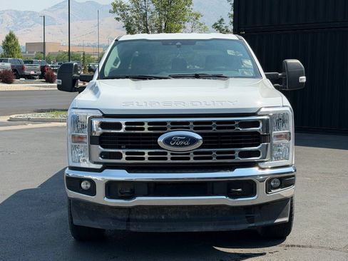 Used 2023 Ford F250 XLT w/ FX4 Off-Road Package AWD/4WD image 2