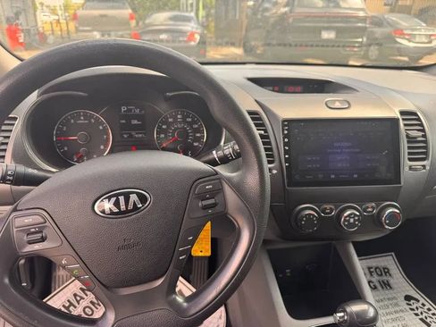 Used 2017 Kia Forte LX FWD image 18