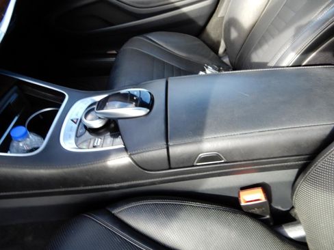 Used 2019 Mercedes-Benz S 560 4MATIC Sedan image 16