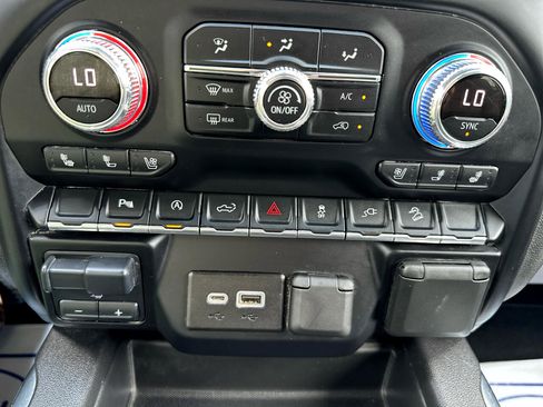 Used 2020 GMC Sierra 1500 SLT w/ SLT Premium Package image 32