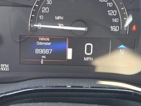Used 2019 Cadillac XT5 Luxury FWD image 3