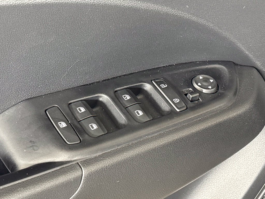 Used 2024 Hyundai Venue SEL FWD image 11