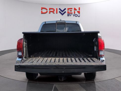 Used 2019 Toyota Tacoma SR5 image 5