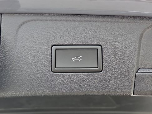 New 2026 Volkswagen Atlas SE image 7