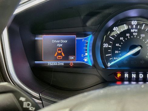 Used 2020 Ford Fusion SE FWD image 19