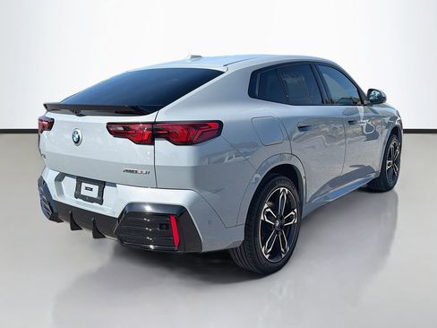 Certified 2025 BMW X2 xDrive28i image 4