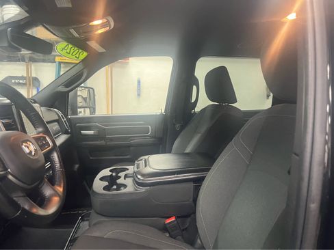 Used 2024 RAM 2500 Big Horn w/ Sport Appearance Package image 39