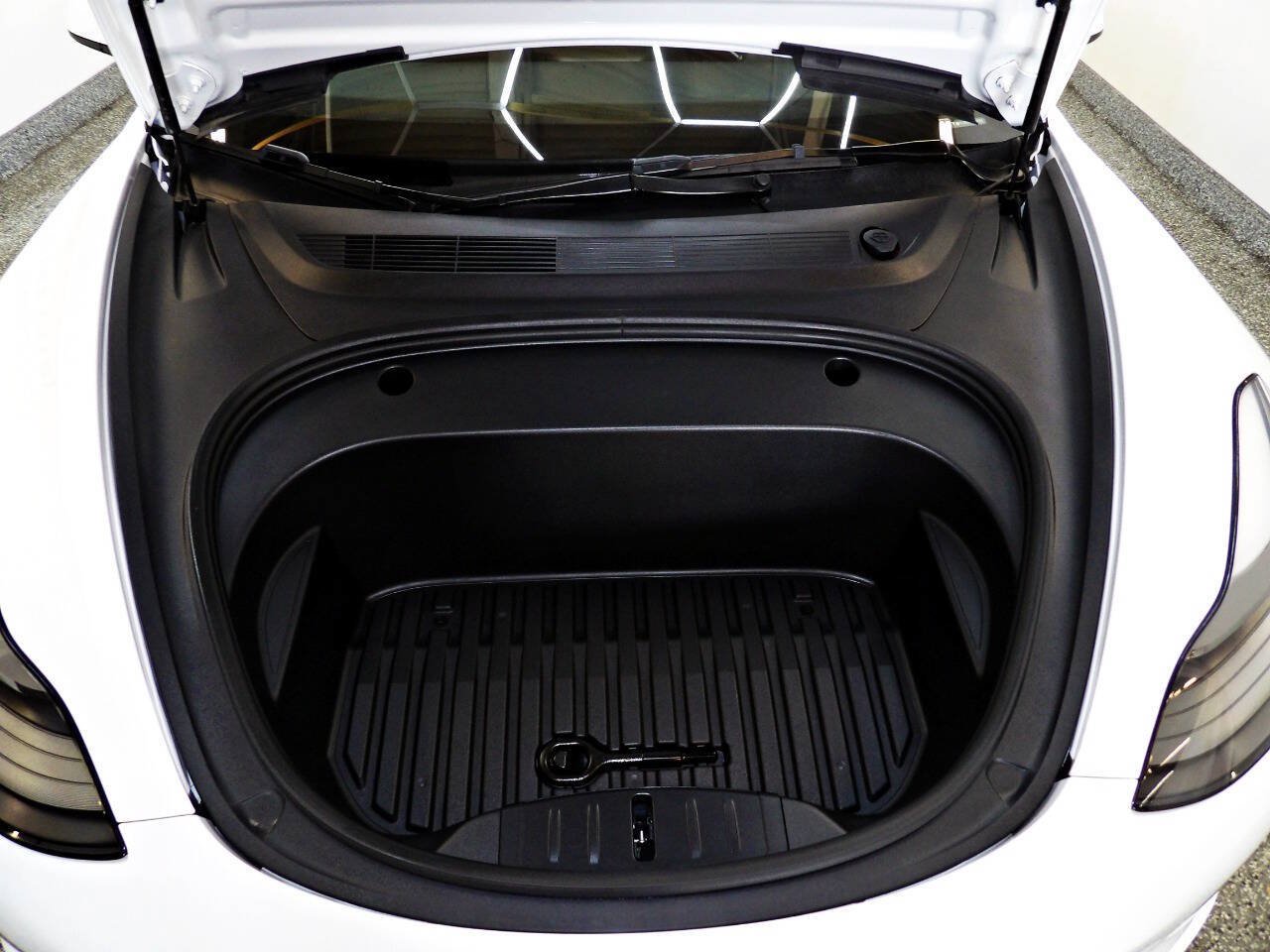 Used 2023 Tesla Model 3 Standard Range RWD image 23