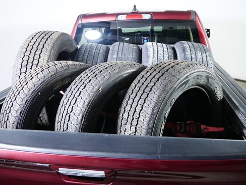 Used 2019 RAM 1500 Laramie image 18