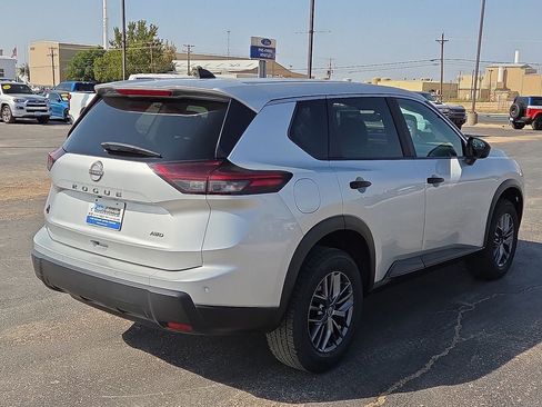 Used 2024 Nissan Rogue S AWD/4WD image 5