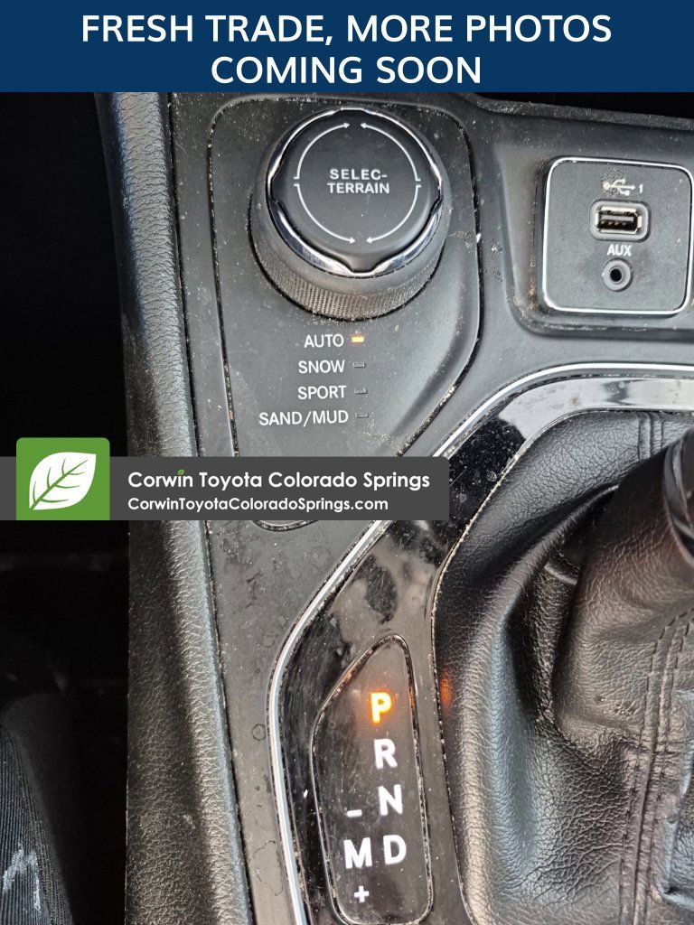 Used 2019 Jeep Cherokee Limited AWD/4WD image 14