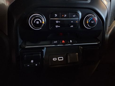 Used 2021 Chevrolet Silverado 2500 Custom w/ Custom Value Package AWD/4WD image 22